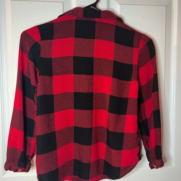 2 Old Navy Girls Thermal Button Up Shirts 8 - Picture 7 of 16